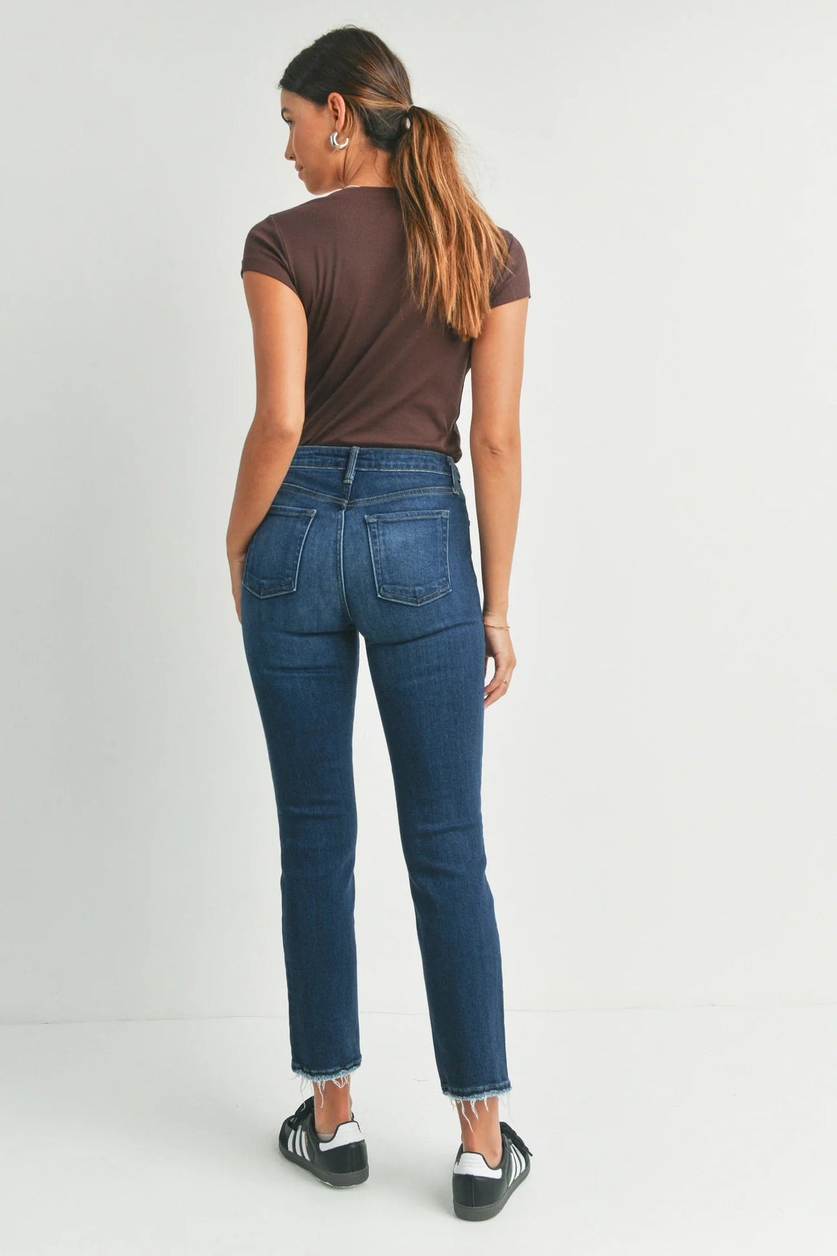 Clean High RIse Straight Denim